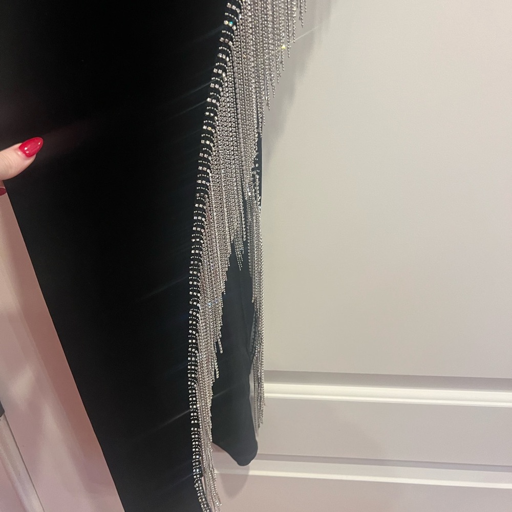 City Vibe: Scoop Neck Long Black Velvet Evening Gown with Rhinestone Fringe - Picture 6 of 13